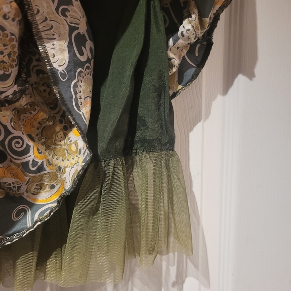 Floral Patterned Skirt in Gray and Yellow - Picture 2 of 6